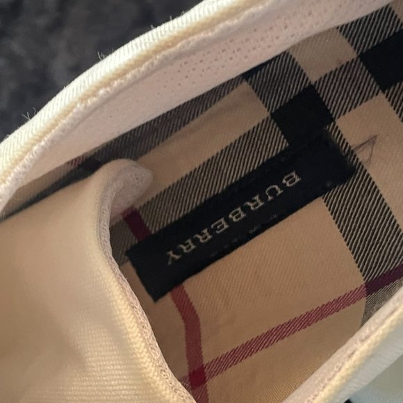 Burberry tennis shoe sneakers